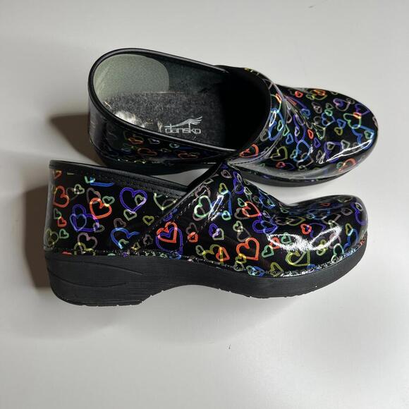 Dansko Professional Clogs Women’s Size 40 EU 9 US Black Patent Hearts - Picture 1 of 7
